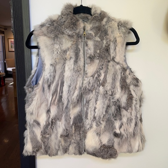 100% authentic rabbit fur vest . Grey and white with zipper. One size. - Picture 1 of 2